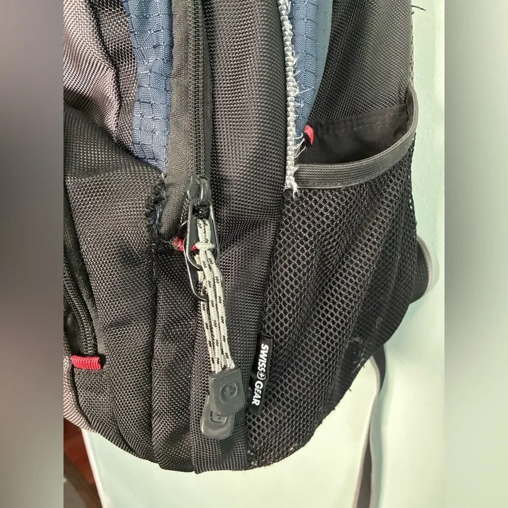 SwissGear this sleek